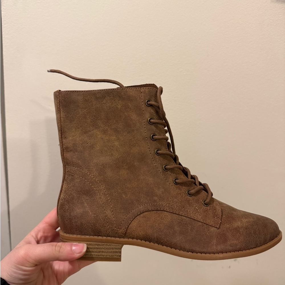 Lace up vegan leather combat boots - Picture 9 of 11